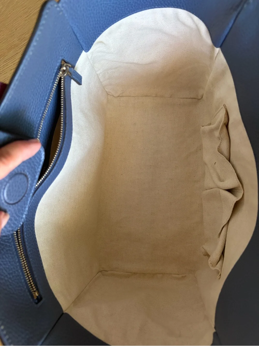 Gucci Leather Swing Tote Medium